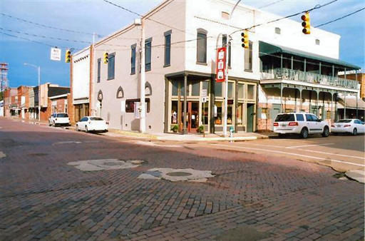 Scates Bros., southeast corner of Market and Howard, circa 2009, Greenwood, MS