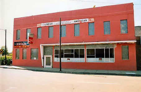 Greenwood Auto Company, Greenwood, MS., circa 2007, currently home to The Sweet Pea and The Melon Patch